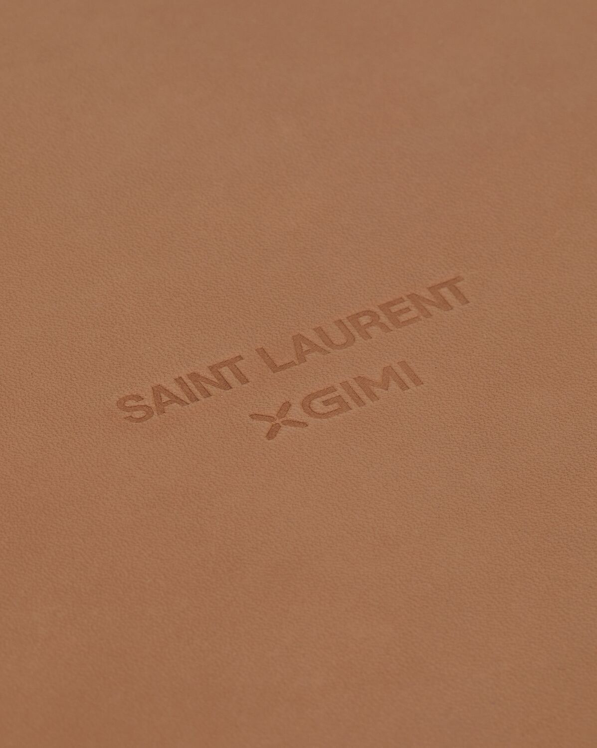 Saint Laurent выпустил кинопроектор HORIZON Ultra (фото 5)