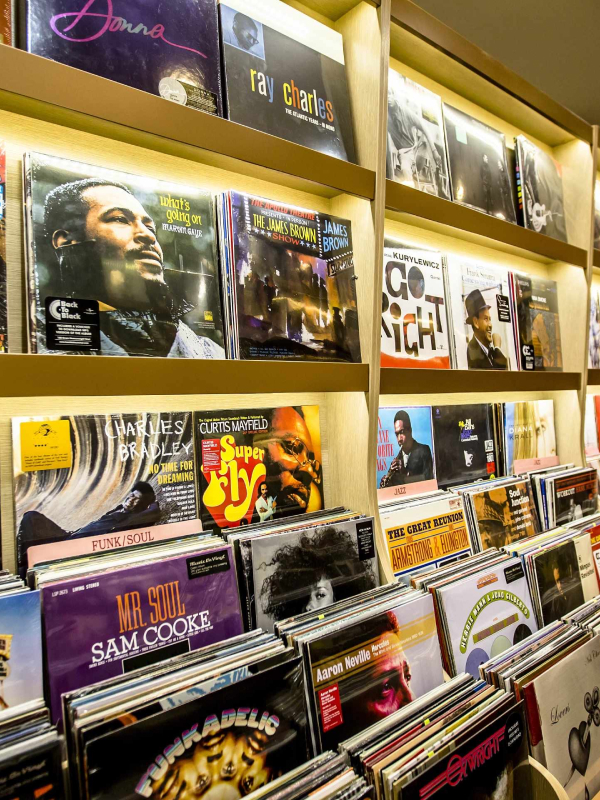 «Мир кино», Plstk Wrld и Kultura Record Store: гид по локациям, где можно купить винил (фото 2)