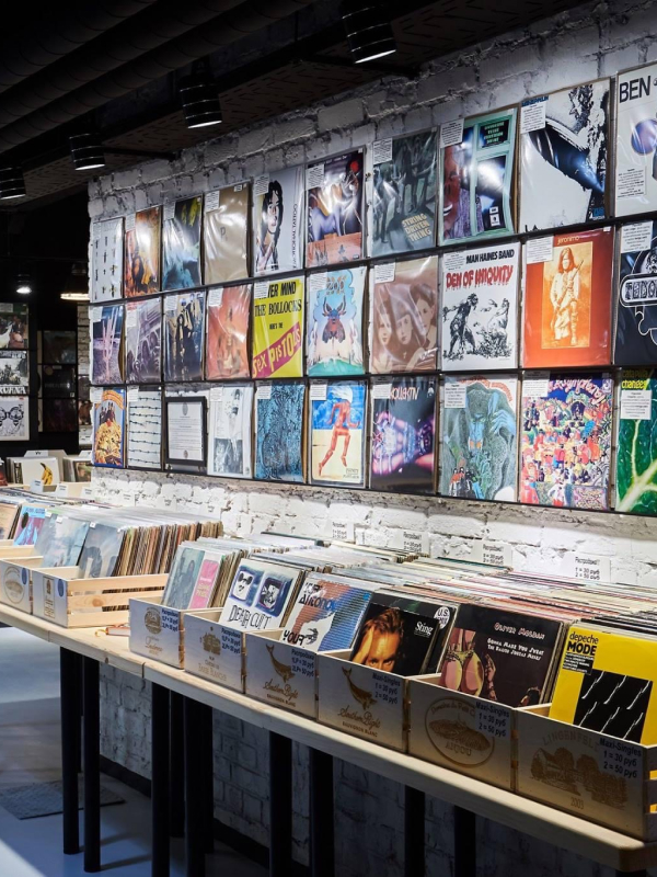 «Мир кино», Plstk Wrld и Kultura Record Store: гид по локациям, где можно купить винил (фото 3)