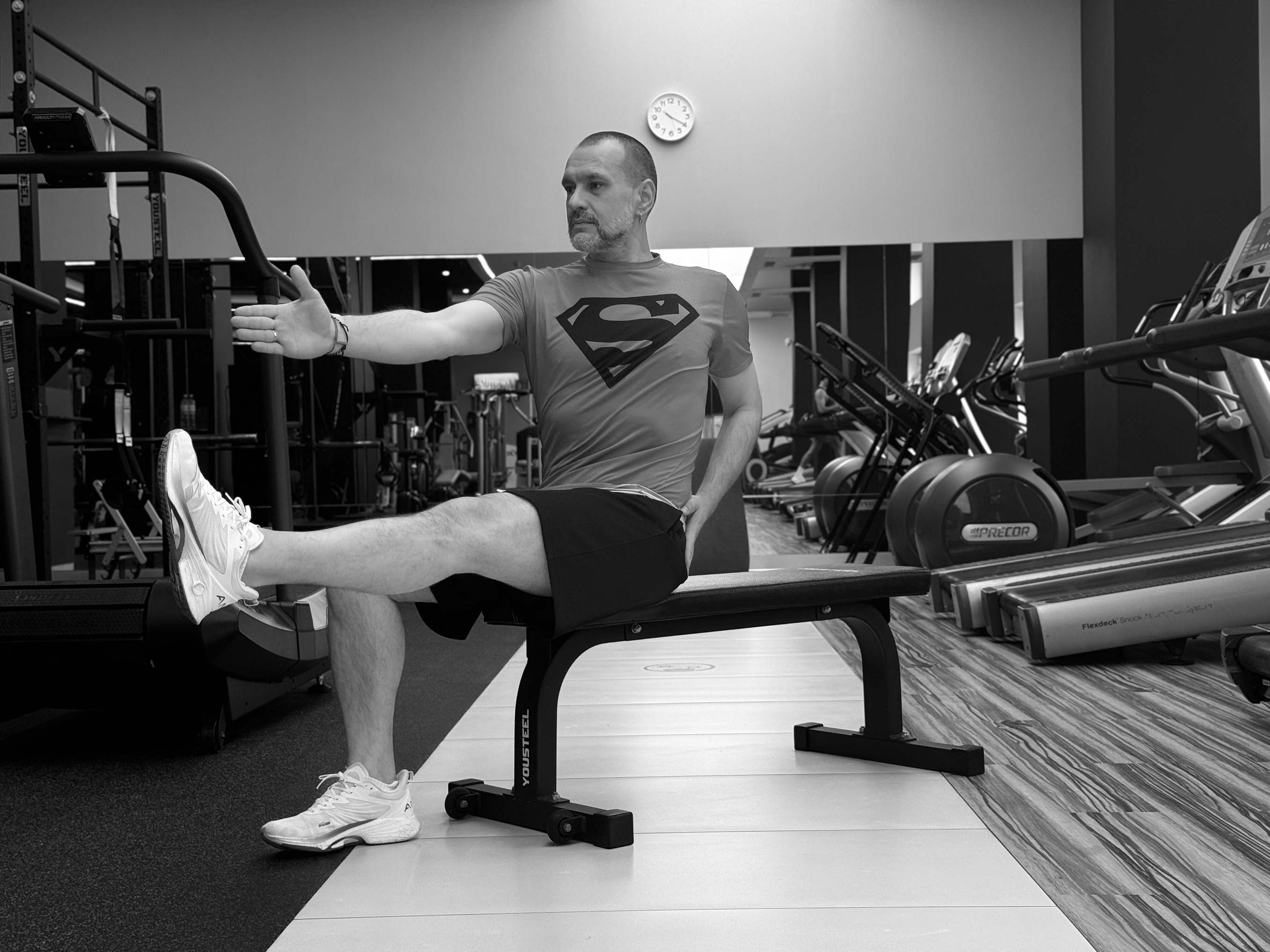 Как тренироваться в офисе, не вставая с рабочего места? Отвечает эксперт (фото 3)