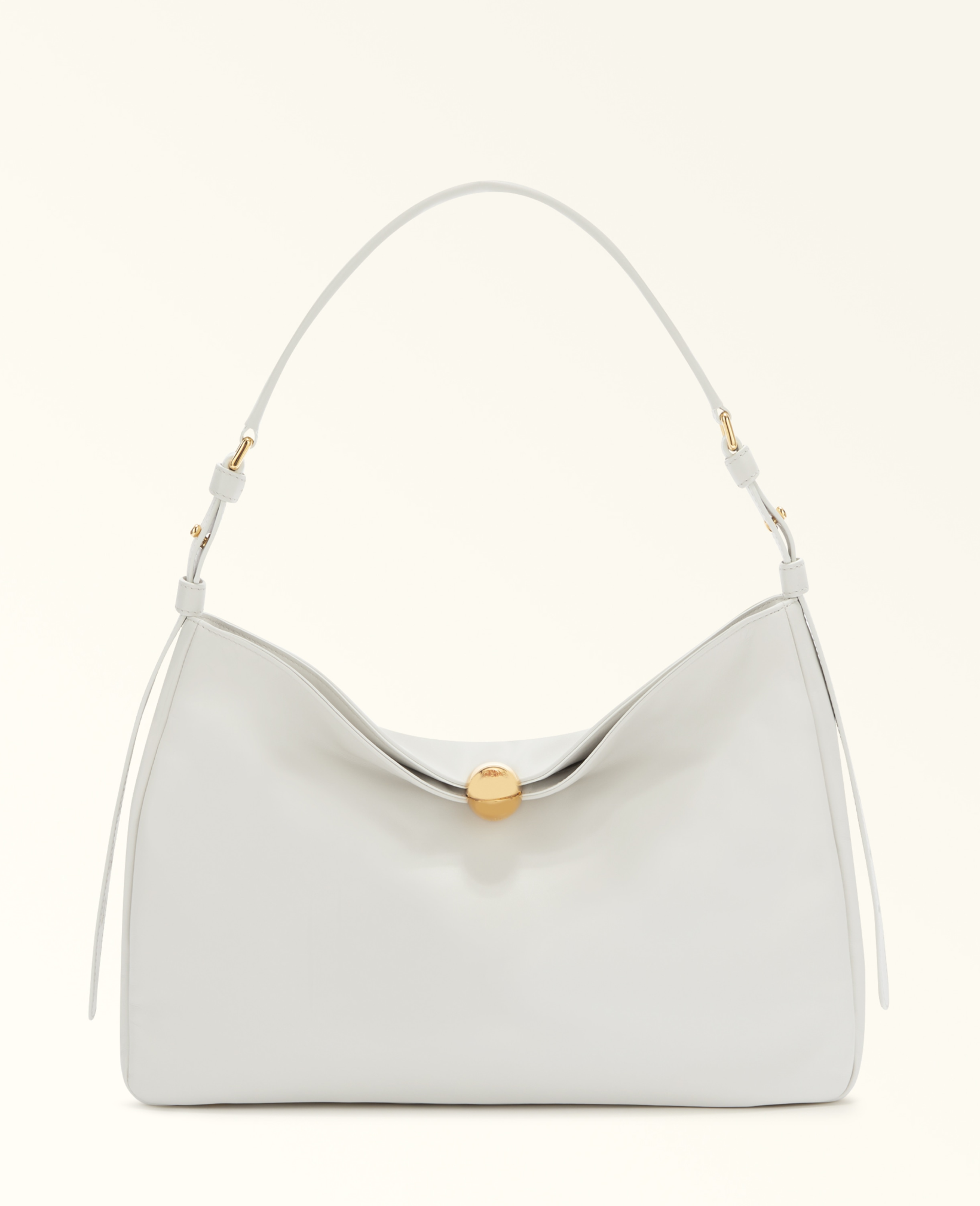 Жакет Rochas, балетки Zmeika и еще 8 фэшн-подарков к Международному женскому дню (фото 1)