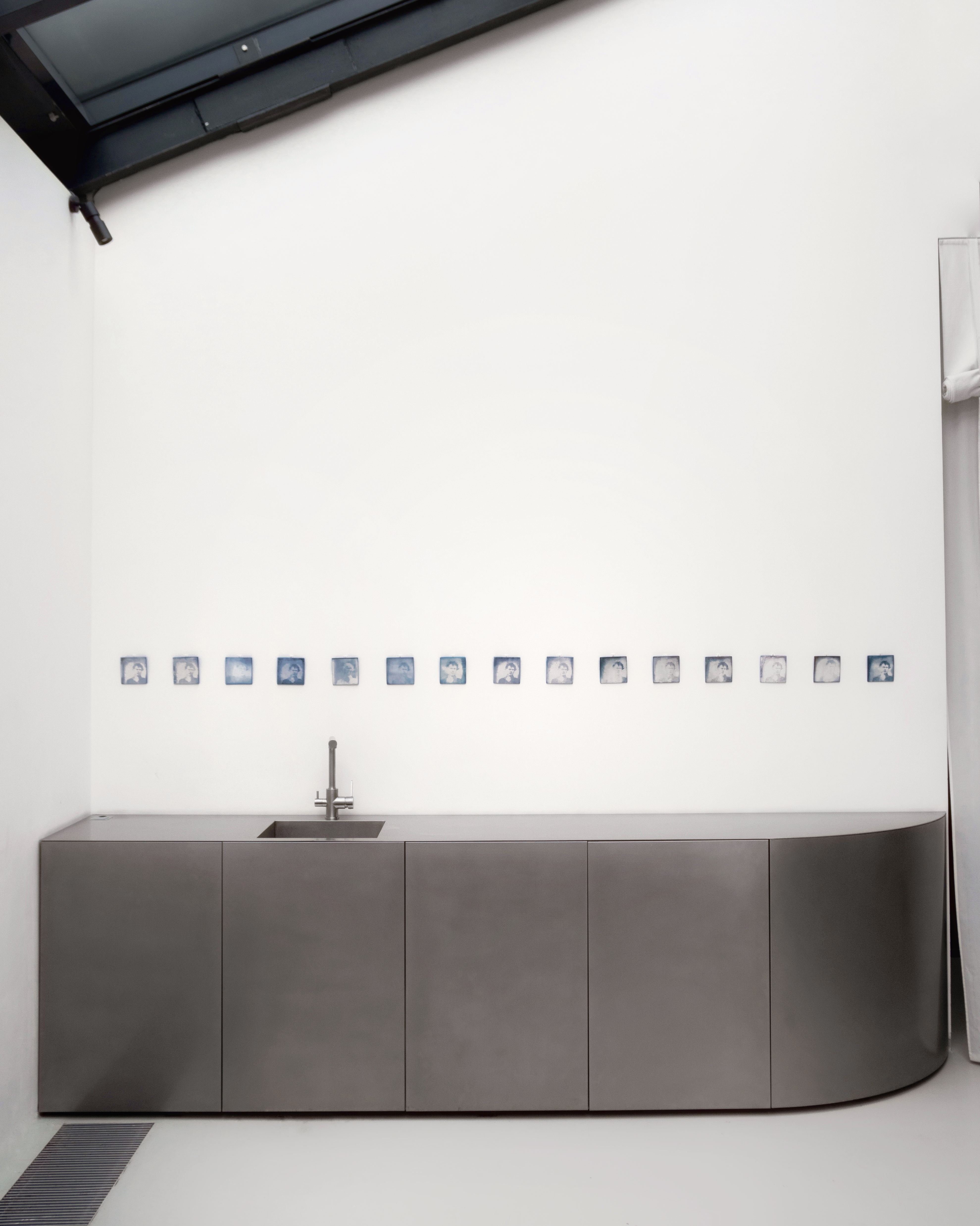 Фотоателье автопортрета UU проведет выставку Насти Литвиновой (фото 2)