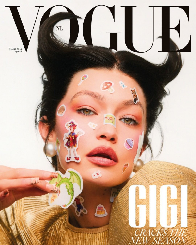 От V Magazine до Vogue Japan: 20 журнальных обложек с Джиджи Хадид (фото 17)