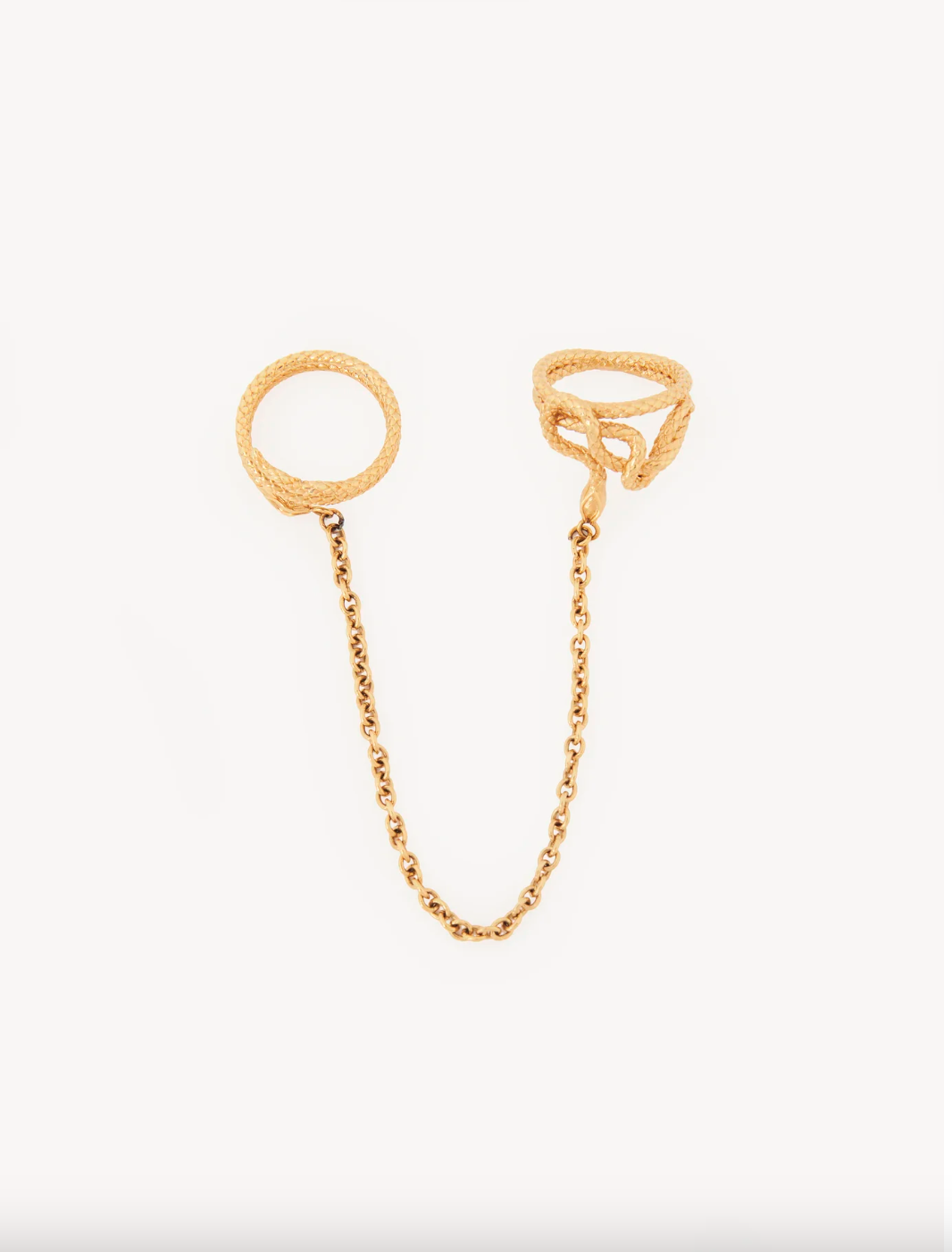 Броши, жемчужные сотуары, «бабушкины» бусы и еще 4 тренда в украшениях, которые нельзя пропустить весной и летом 2025 (фото 11)