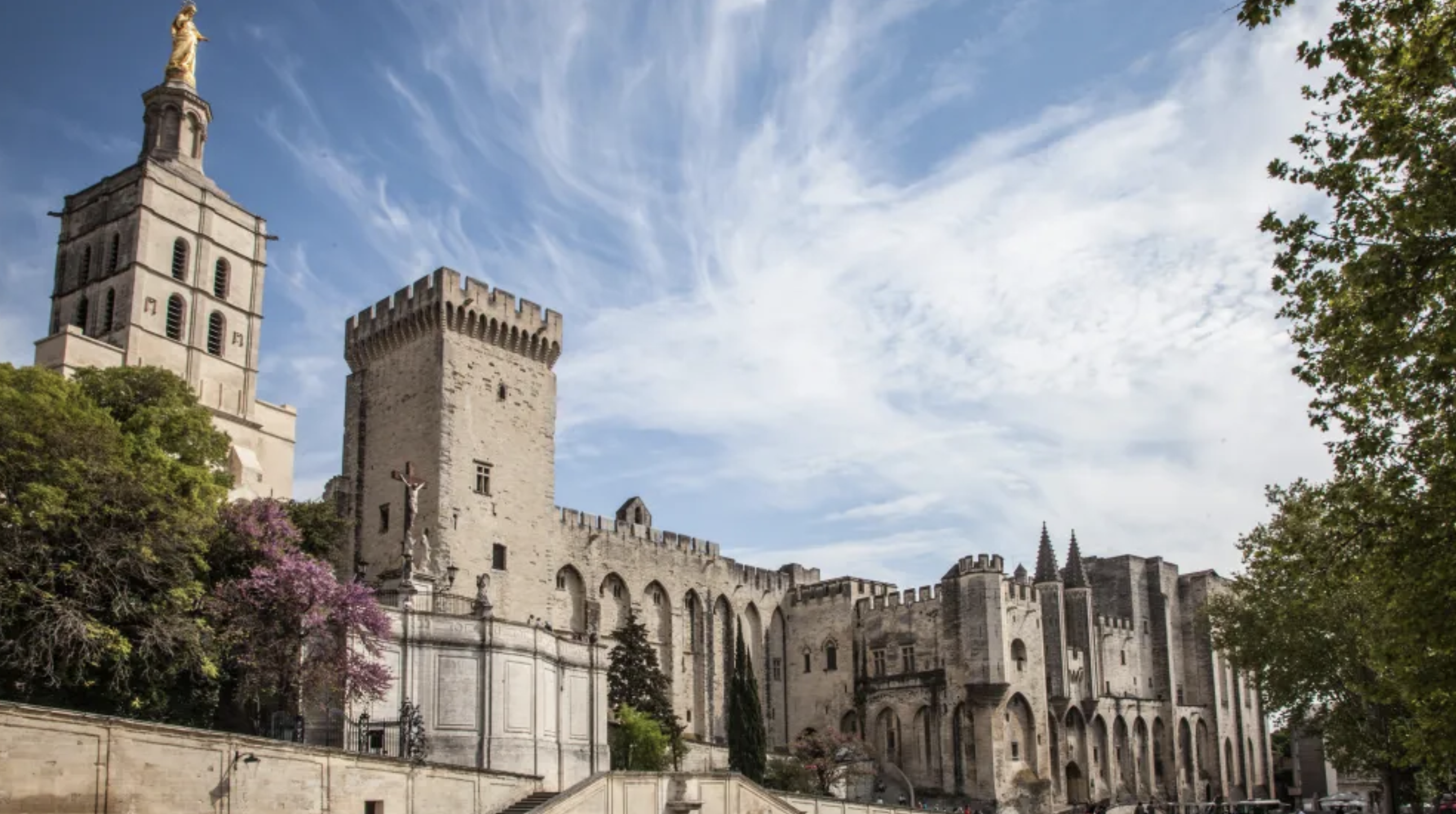 Louis Vuitton проведет показ круизной коллекции в Авиньоне (фото 1)