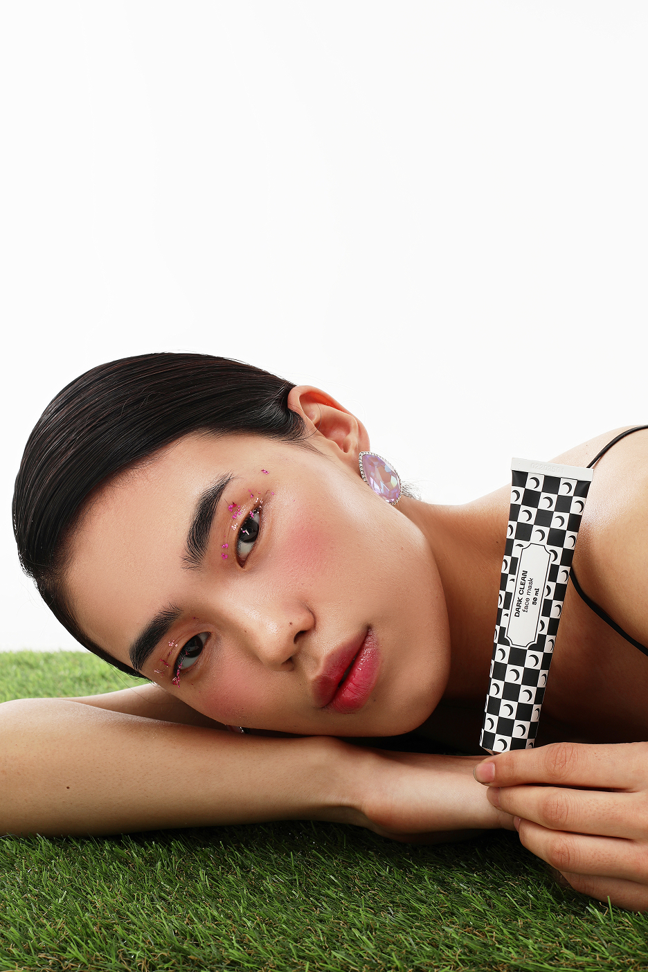 История локального бренда: как создают косметику Cha U Kao, вдохновленную знаменитой танцовщицей и клоунессой (фото 8)