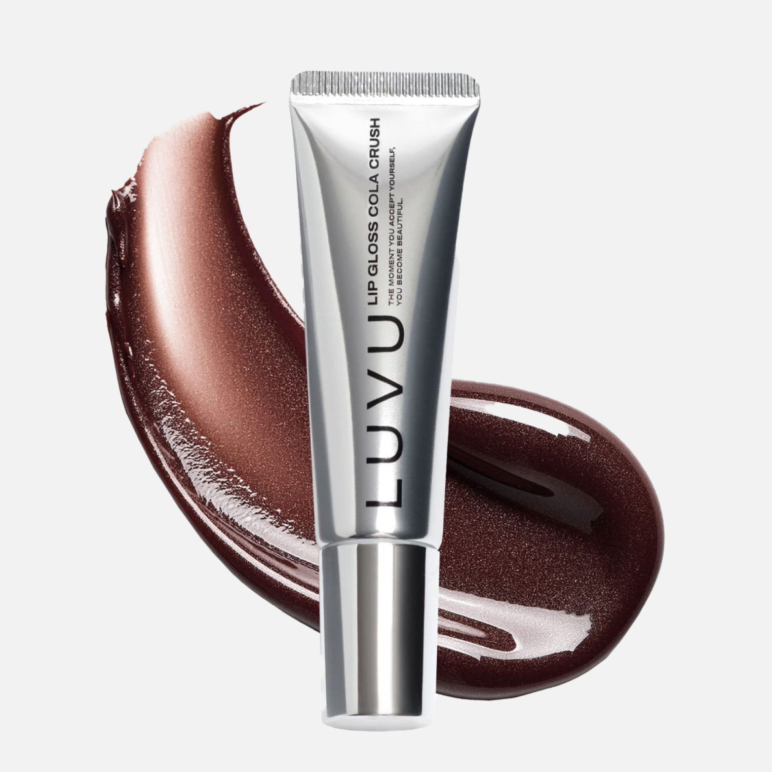 В кофейном, темно-вишневом и цвете спелой клюквы: помады, масла и блески для губ на осень 2025 (фото 11)