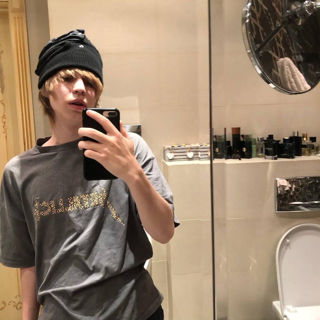 Madk1d, Passmurny и Sabu: за какими российскими артистами будущее современной музыки. Часть 2 (фото 5)