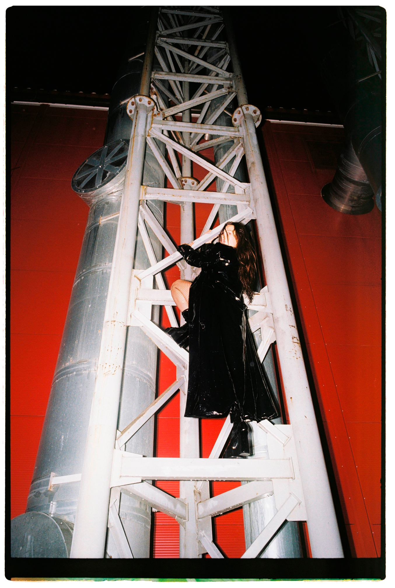 Madk1d, Passmurny и Sabu: за какими российскими артистами будущее современной музыки. Часть 2 (фото 39)