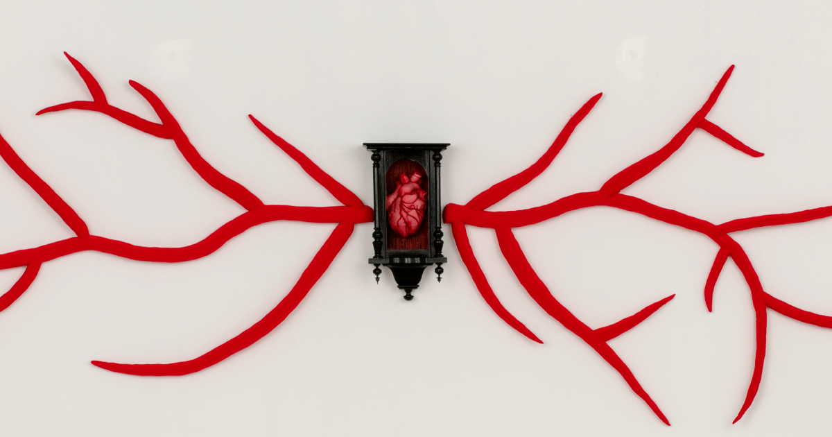 «Самое хрупкое, что у меня есть, — это мое сердце»: художница Алиса Горшенина — о новой выставке во Vladey Space
