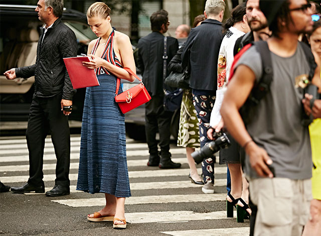 Неделя моды в Милане, весна-лето 2017: street style. Часть 2 (фото 23)