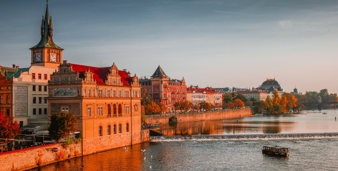 Чехия и Латвия приостановили выдачу виз гражданам России
