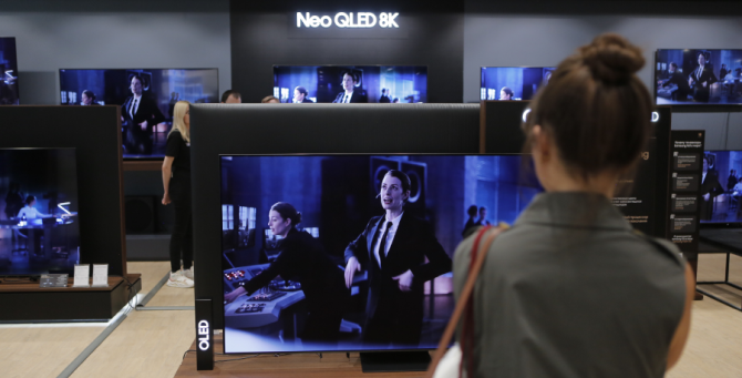 Samsung презентовал новые телевизоры с искусственным интеллектом