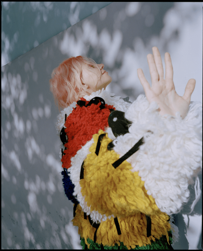 Как носить яркие цвета осенью? Показывают стилисты в съемке BURO. и United Colors of Benetton (фото 3)