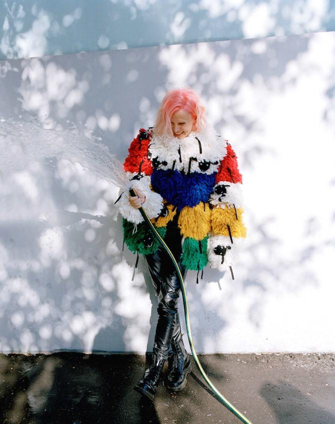 Как носить яркие цвета осенью? Показывают стилисты в съемке BURO. и United Colors of Benetton (фото 4)