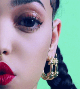 Евангелие от «MAGDALENE»: как FKA twigs играет в святую и грешницу (фото 4)