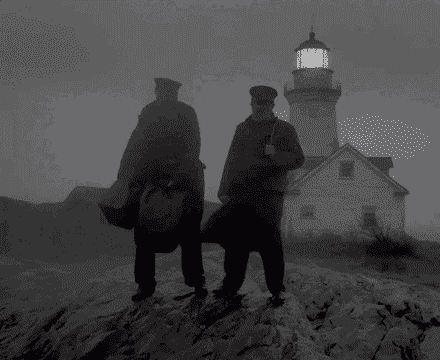 Кромешное животное безумие Роберта Паттинсона и Уиллема Дефо: зачем идти (и почему не идти) на «Маяк» (фото 2)