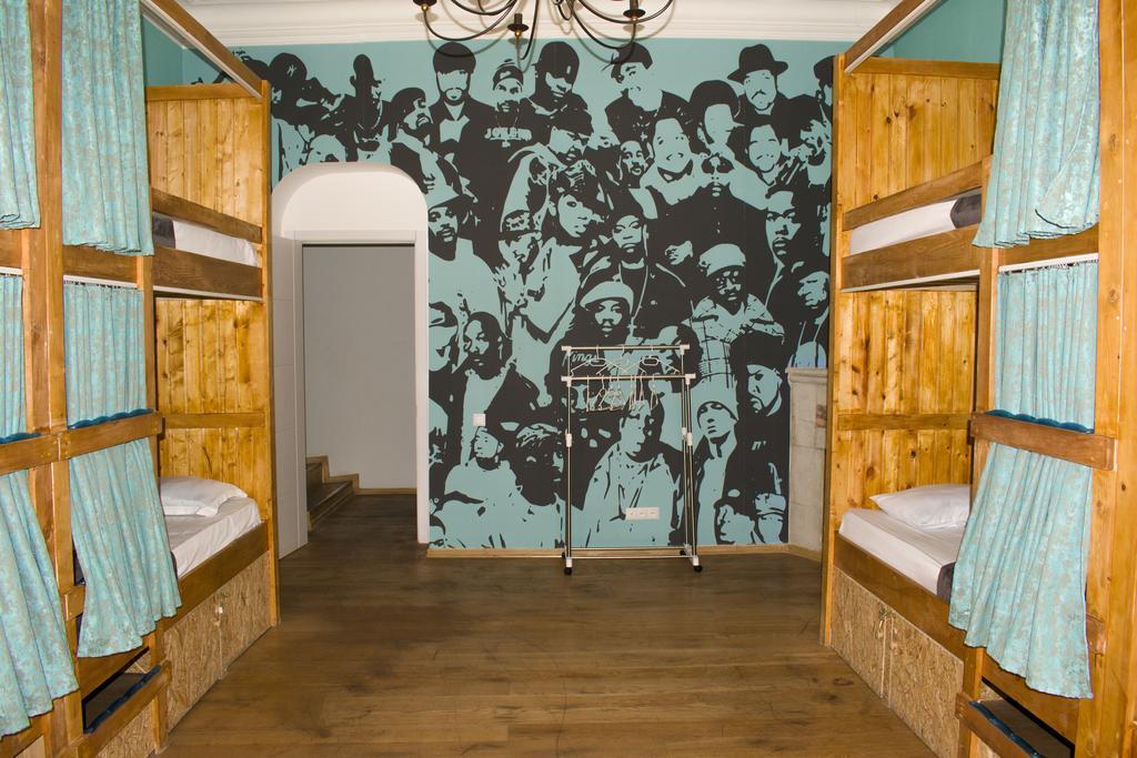 Как начать свое дело в Грузии, часть 2: цветочный магазин, социальный бизнес, снова хостел и свадебное агентство (фото 11)