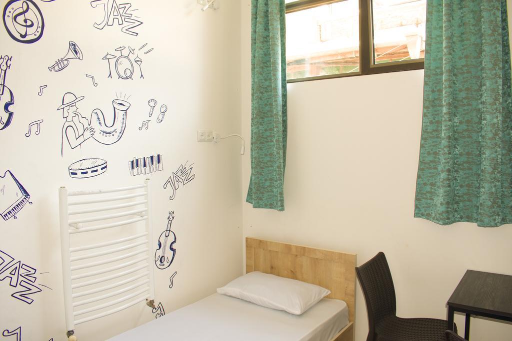 Как начать свое дело в Грузии, часть 2: цветочный магазин, социальный бизнес, снова хостел и свадебное агентство (фото 7)