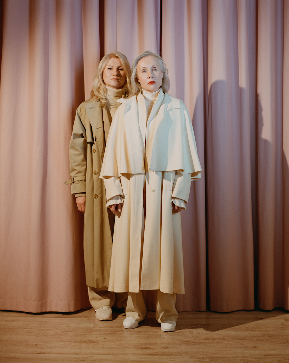 «Мне ближе роль арт-объекта». Что думают о моде, возрасте и себе женщины после 50-ти (фото 13)