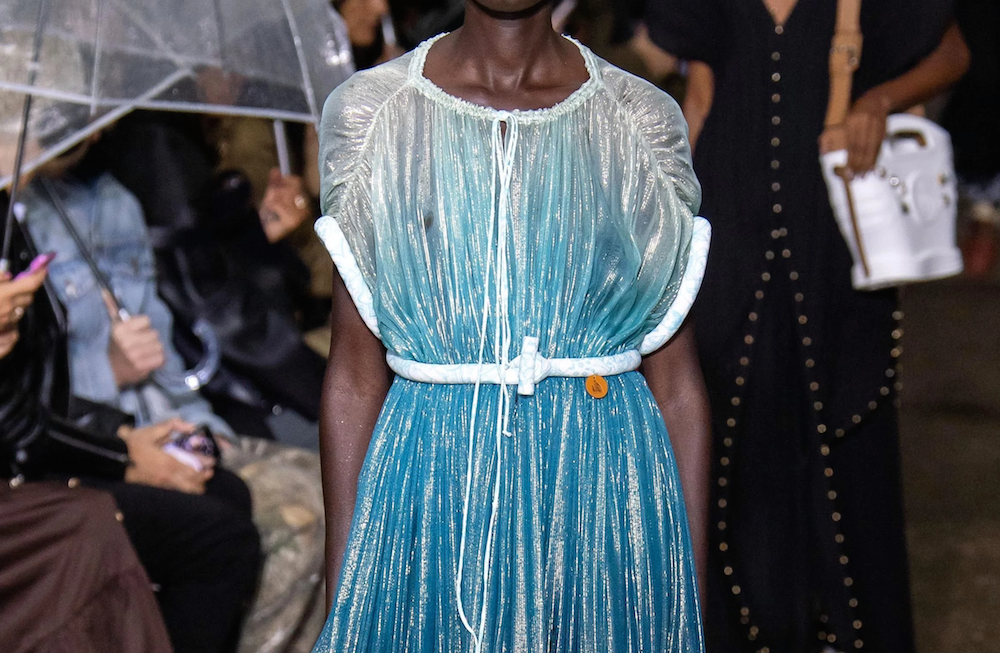 Драпировка и трикотаж в рубчик: 5 сверхактуальных фактур сезона весна-лето 2020 (фото 24)