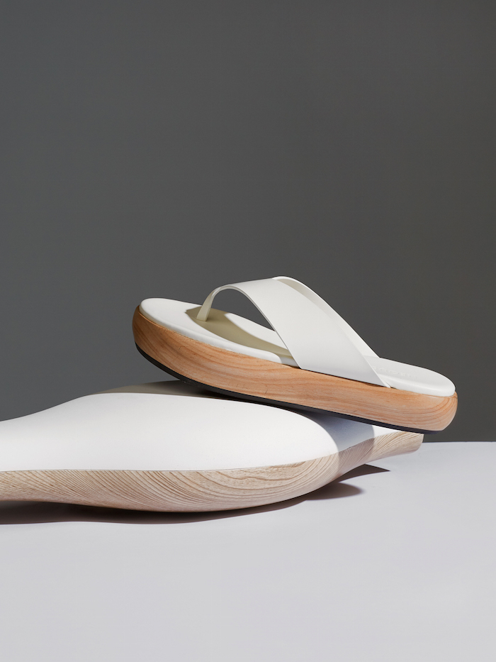 Меняем на любой из этих подарков все мимозы мира — специальная съемка BURO. и ЦУМа (фото 18)