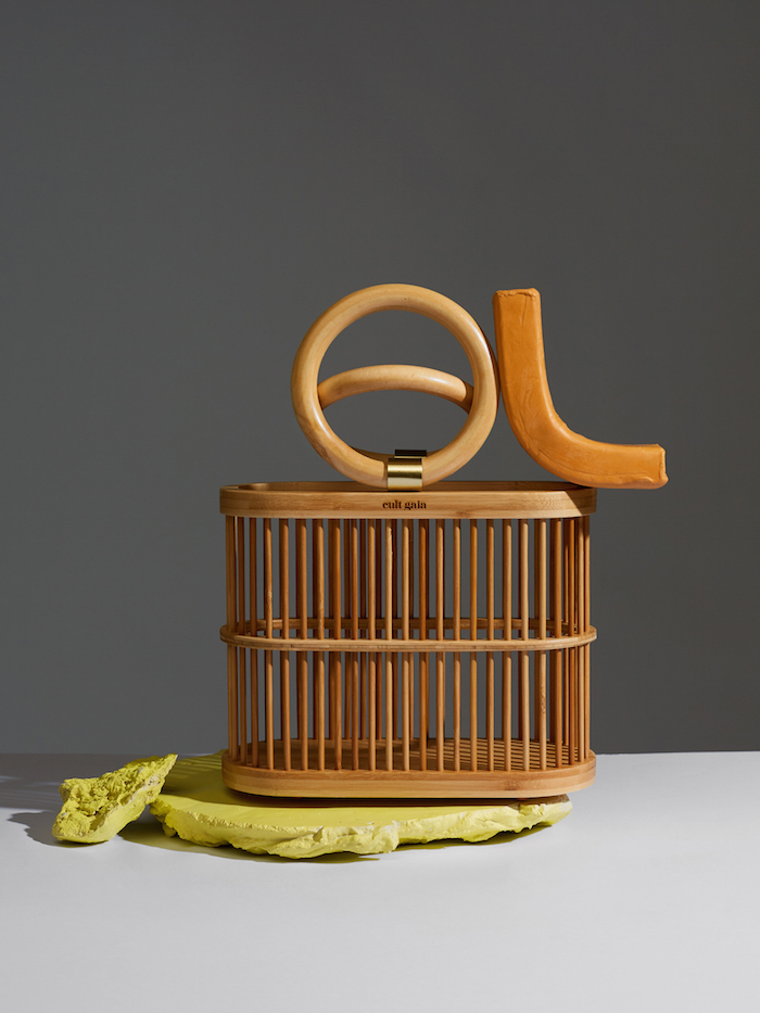 Меняем на любой из этих подарков все мимозы мира — специальная съемка BURO. и ЦУМа (фото 19)