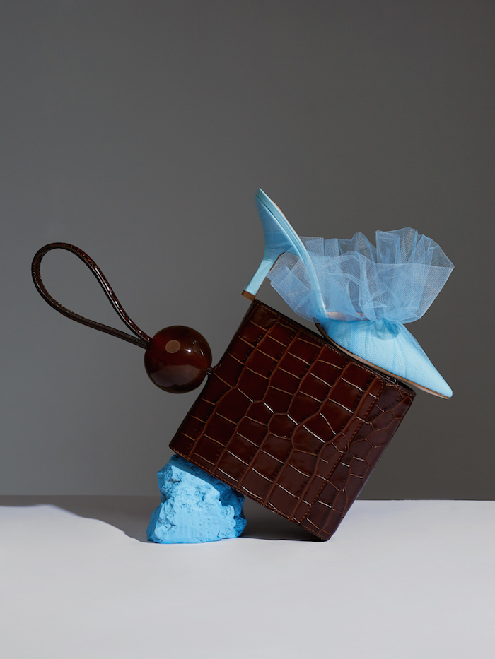 Меняем на любой из этих подарков все мимозы мира — специальная съемка BURO. и ЦУМа (фото 21)