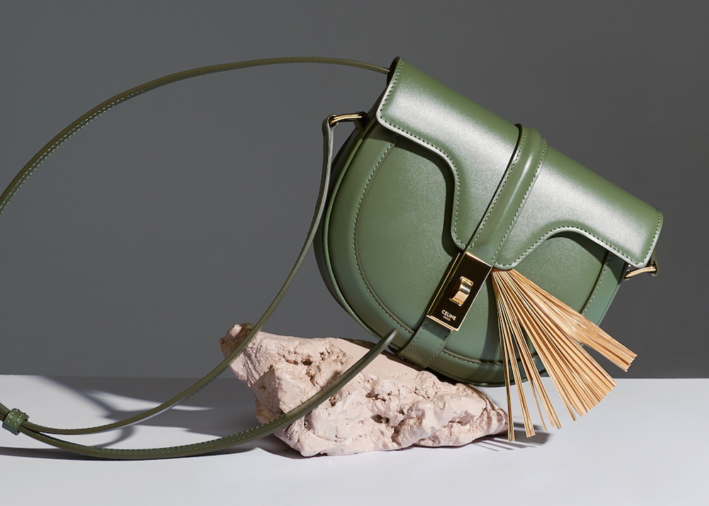 Меняем на любой из этих подарков все мимозы мира — специальная съемка BURO. и ЦУМа (фото 12)