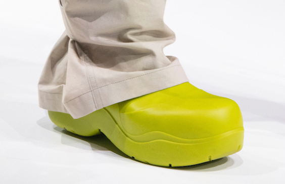 Тенденции обуви сезона осень-зима 2020: ботинки-леденцы и «лягушки» (фото 3)