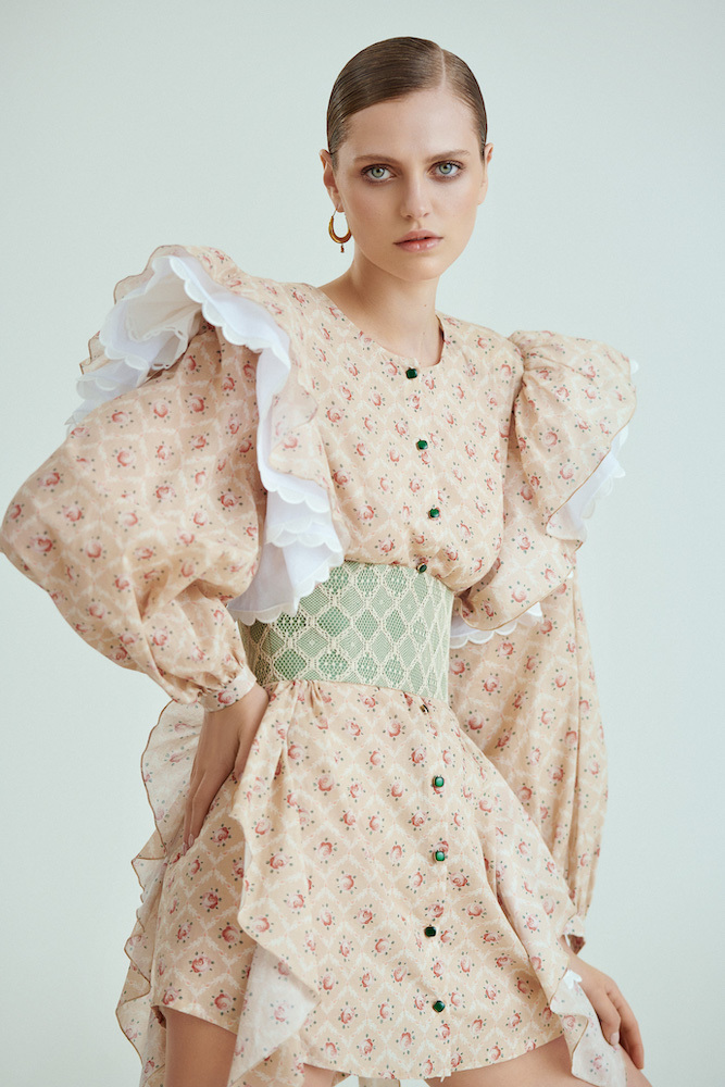 «Тихий Дон» и банданы Тупака: из чего состоит коллекция Ulyana Sergeenko весна-лето 2020 (фото 1)