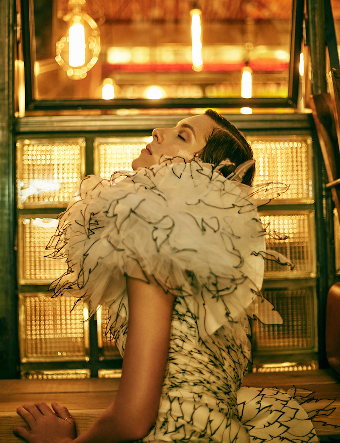 Приехала дива: Ирина Горбачева — о любимых дизайнерах, роли в «Алисе» и карантине (фото 10)