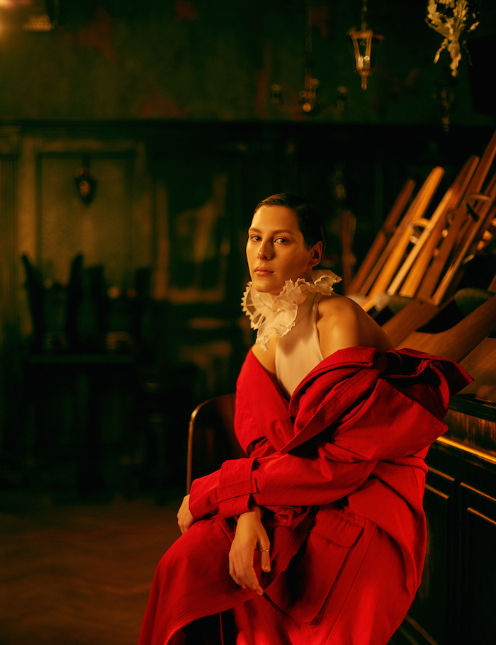 Приехала дива: Ирина Горбачева — о любимых дизайнерах, роли в «Алисе» и карантине (фото 9)