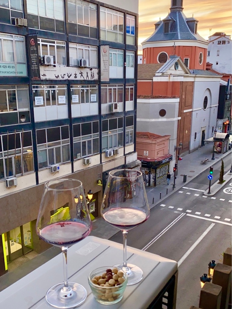 Коронавирус в Испании: самый жесткий карантин в Европе и первые послабления в начале мая (фото 9)