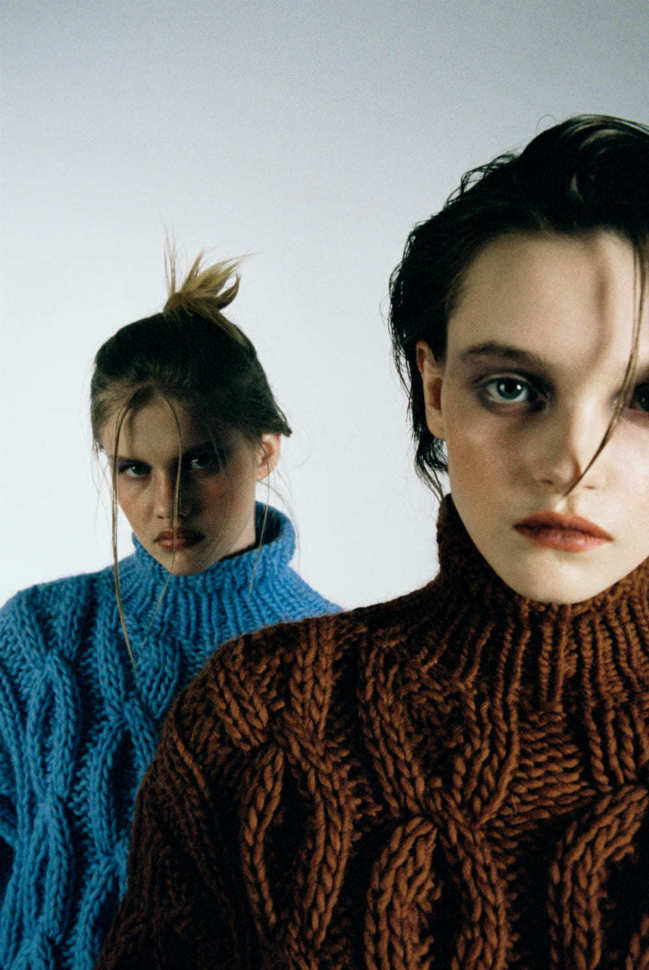 Тепло, еще теплее: 5 камерных российских марок, которые выпускают вязаные вещи (фото 11)