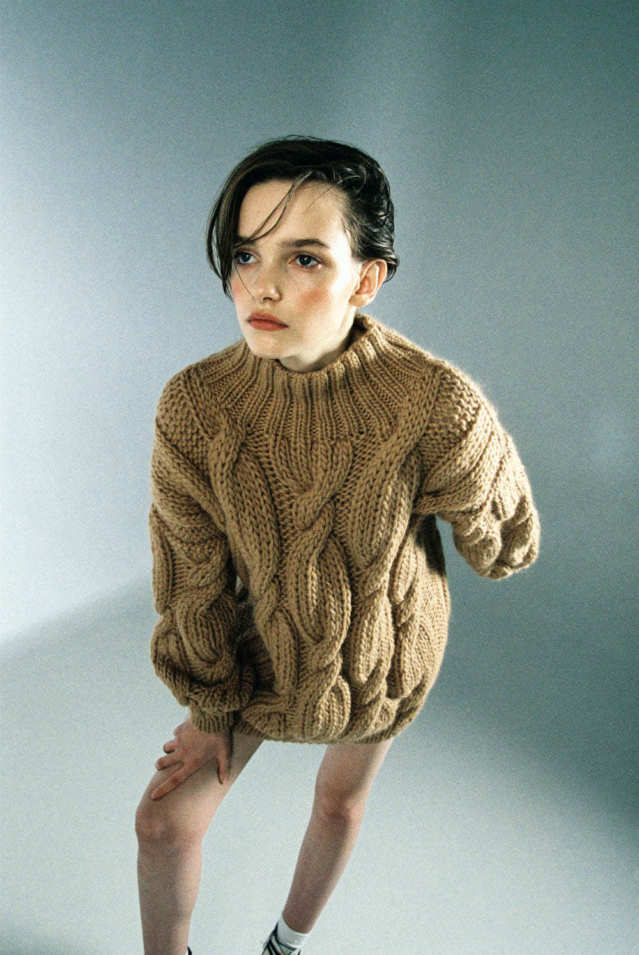 Тепло, еще теплее: 5 камерных российских марок, которые выпускают вязаные вещи (фото 12)