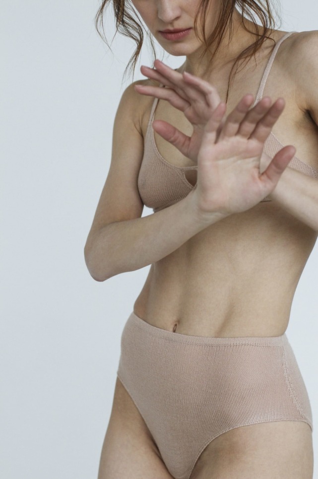 Тепло, еще теплее: 5 камерных российских марок, которые выпускают вязаные вещи (фото 7)