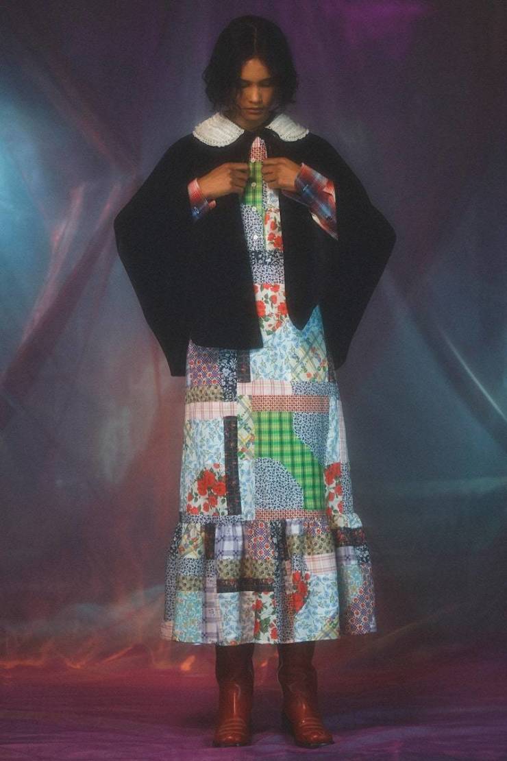 Ковры, одеяла и мебельная обивка. Принты и фактуры сезона осень-зима 2020 настраивают на уют (фото 9)