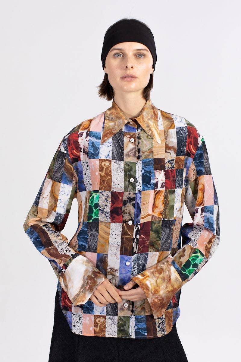 Ковры, одеяла и мебельная обивка. Принты и фактуры сезона осень-зима 2020 настраивают на уют (фото 12)