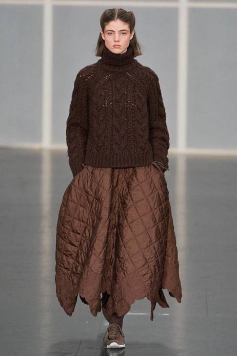 Ковры, одеяла и мебельная обивка. Принты и фактуры сезона осень-зима 2020 настраивают на уют (фото 20)