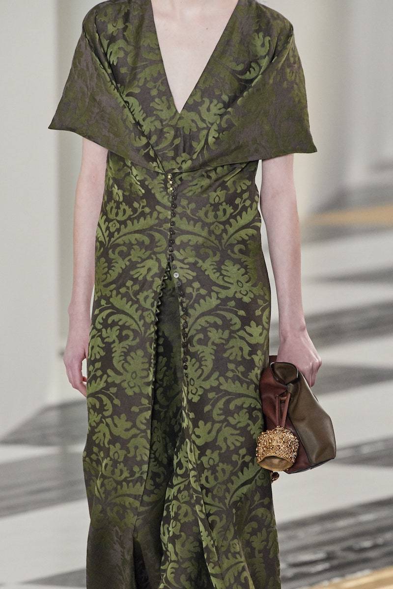 Ковры, одеяла и мебельная обивка. Принты и фактуры сезона осень-зима 2020 настраивают на уют (фото 16)