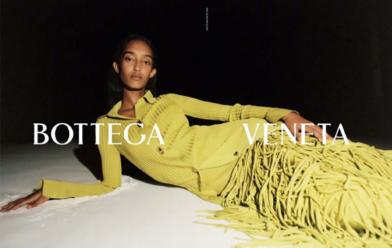 Пригороды и мужчины в платьях: 10 эффектных рекламных кампаний сезона осень-зима 2020 (фото 10)