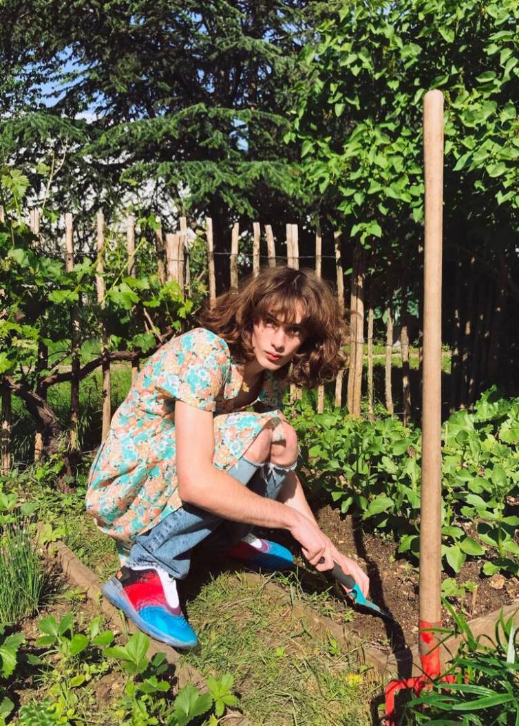 Пригороды и мужчины в платьях: 10 эффектных рекламных кампаний сезона осень-зима 2020 (фото 14)