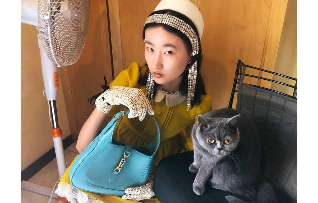 Пригороды и мужчины в платьях: 10 эффектных рекламных кампаний сезона осень-зима 2020 (фото 11)