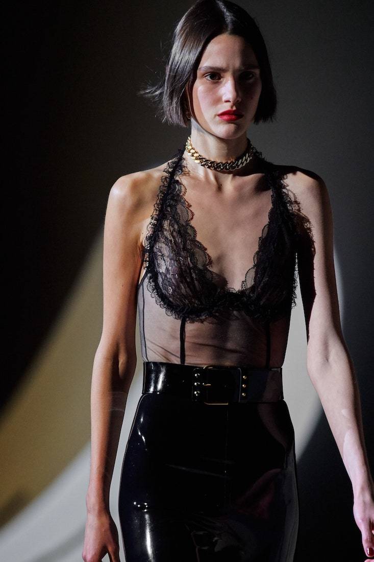 Пальто-рубашка, трикотажное платье и другие мегахиты сезона осень-зима 2020 (фото 12)