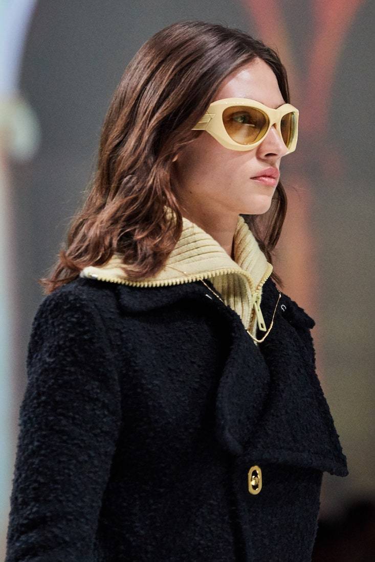 Пальто-рубашка, трикотажное платье и другие мегахиты сезона осень-зима 2020 (фото 15)