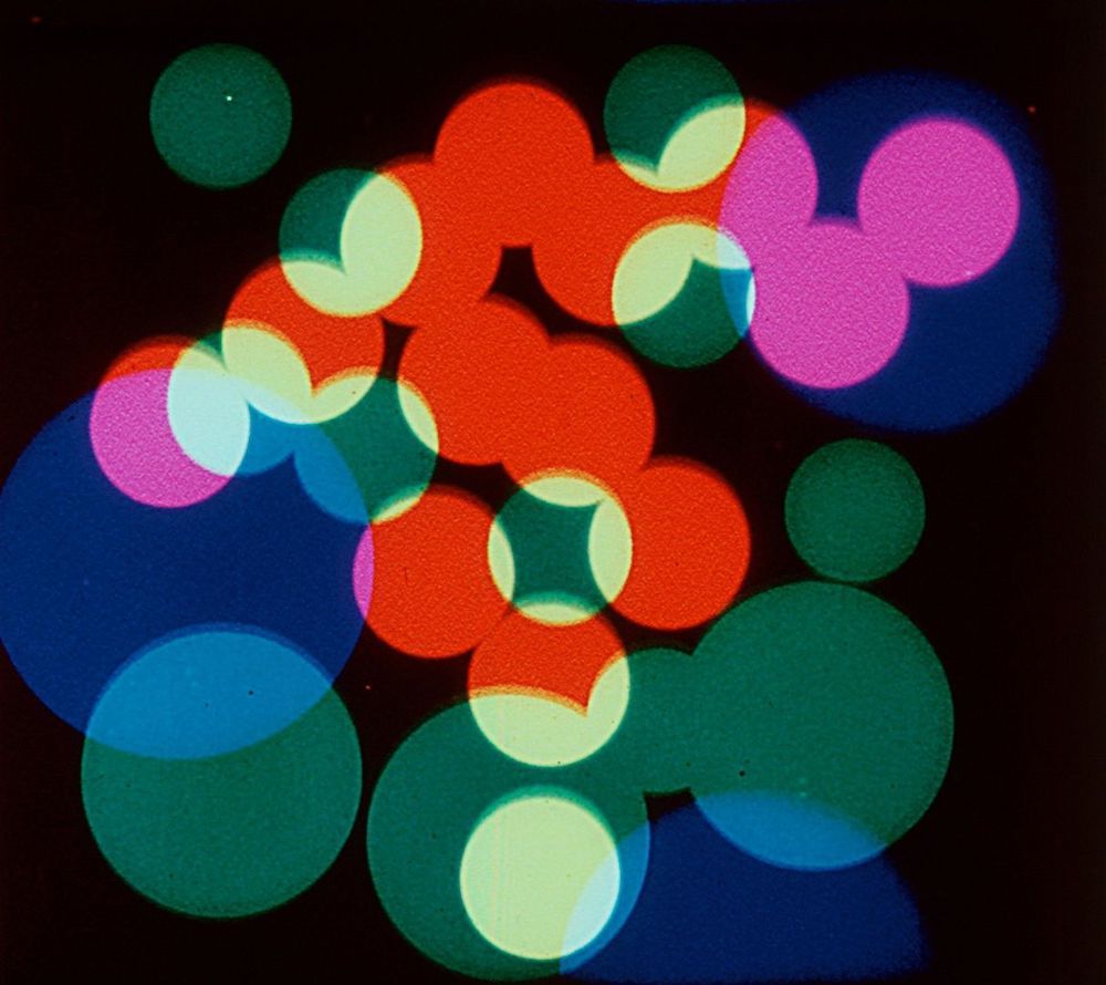 Арт + фэшн — тренд непоколебимый. Вот 5 художников, о которых мы узнали из коллекций весна-лето 2021 (фото 7)