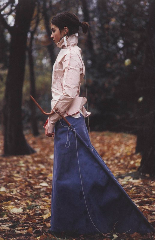 Захороненная одежда и черви: коллекции, которые пугали и завораживали одновременно (фото 4)