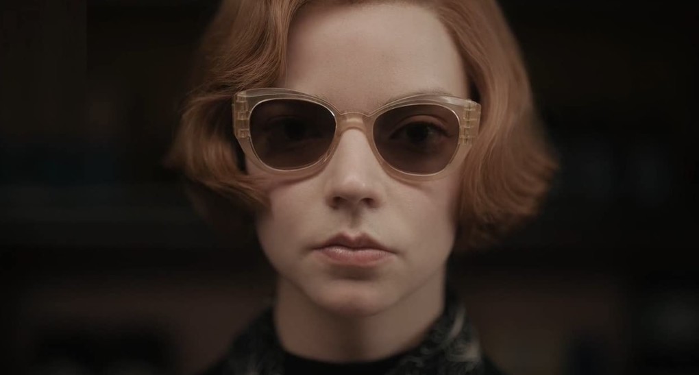 Костюмы в сериале «Ход королевы». Как красиво побеждать в шахматных турнирах (фото 11)