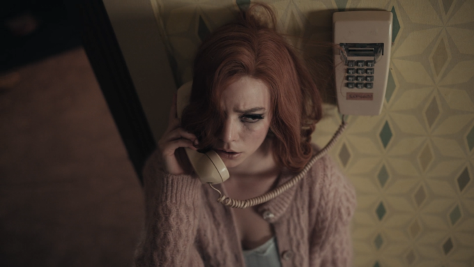 Костюмы в сериале «Ход королевы». Как красиво побеждать в шахматных турнирах (фото 12)